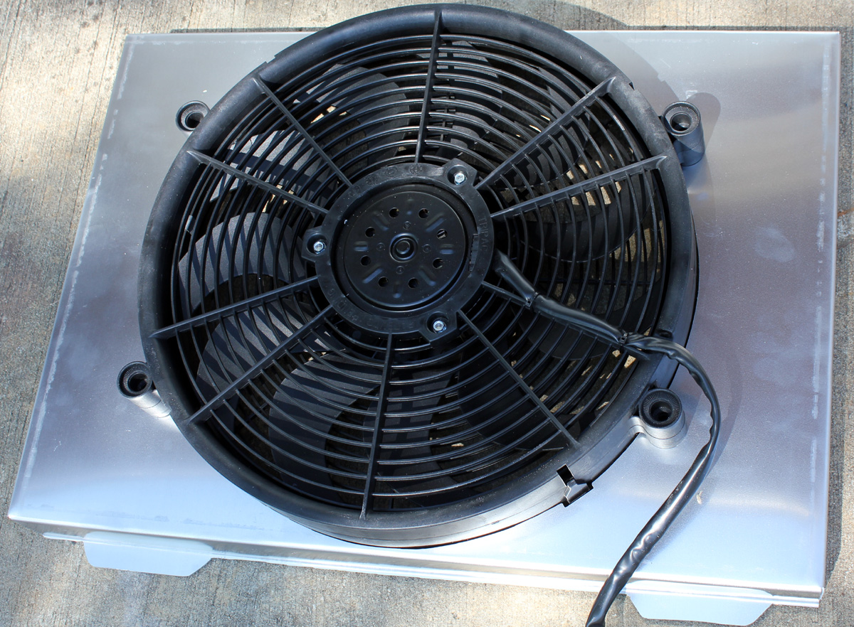 Radiator fan and shroud